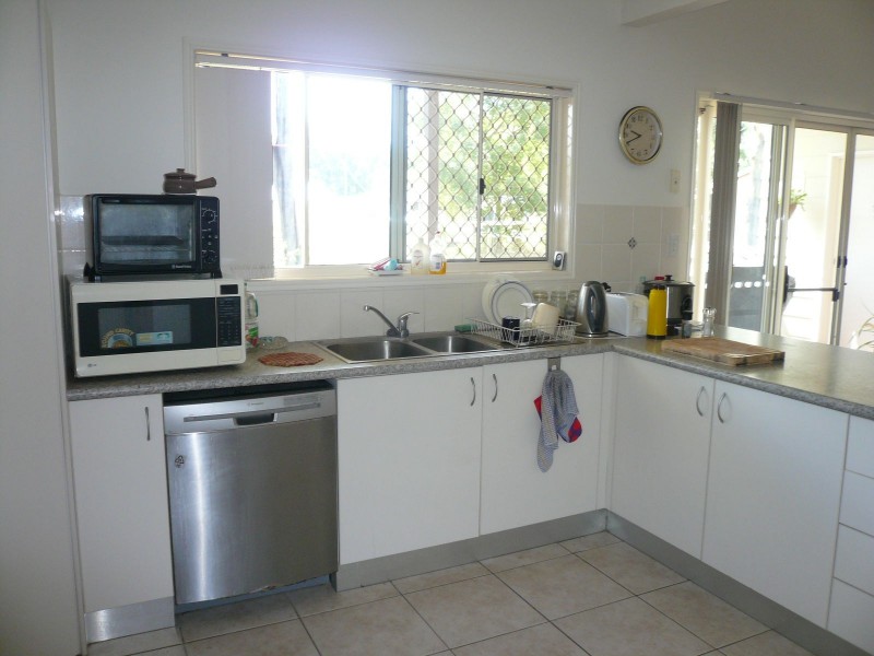 16 Nugent Street, Macleay Island QLD 4184