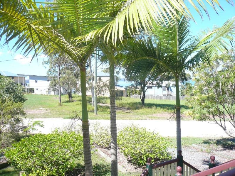 27 Mawarra Street, Macleay Island QLD 4184