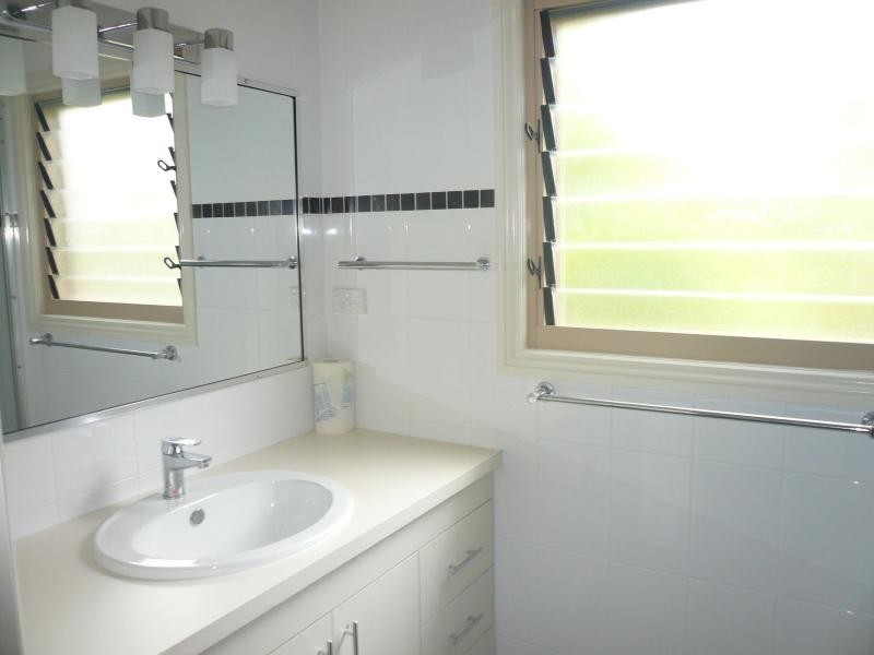 27 Mawarra Street, Macleay Island QLD 4184