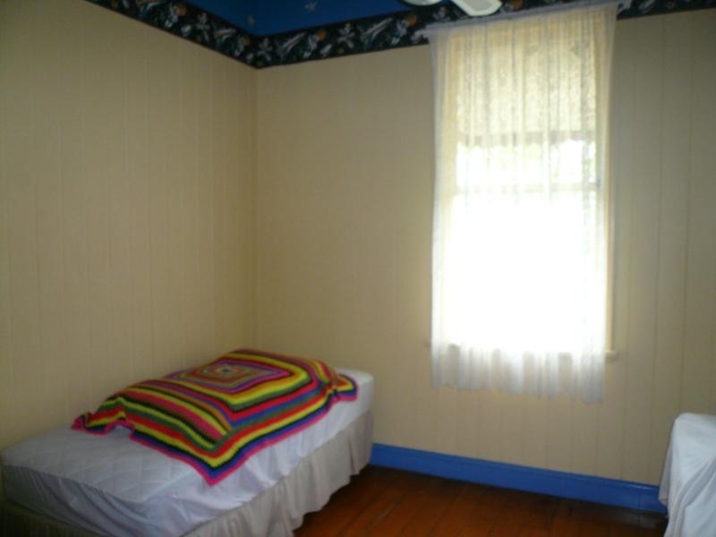 27 Mawarra Street, Macleay Island QLD 4184