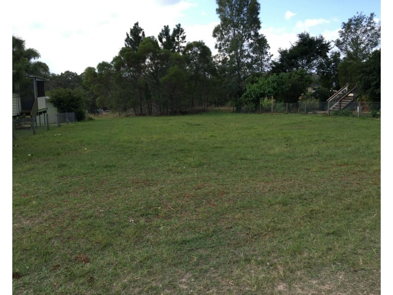 3 Allambie Street, Macleay Island QLD 4184