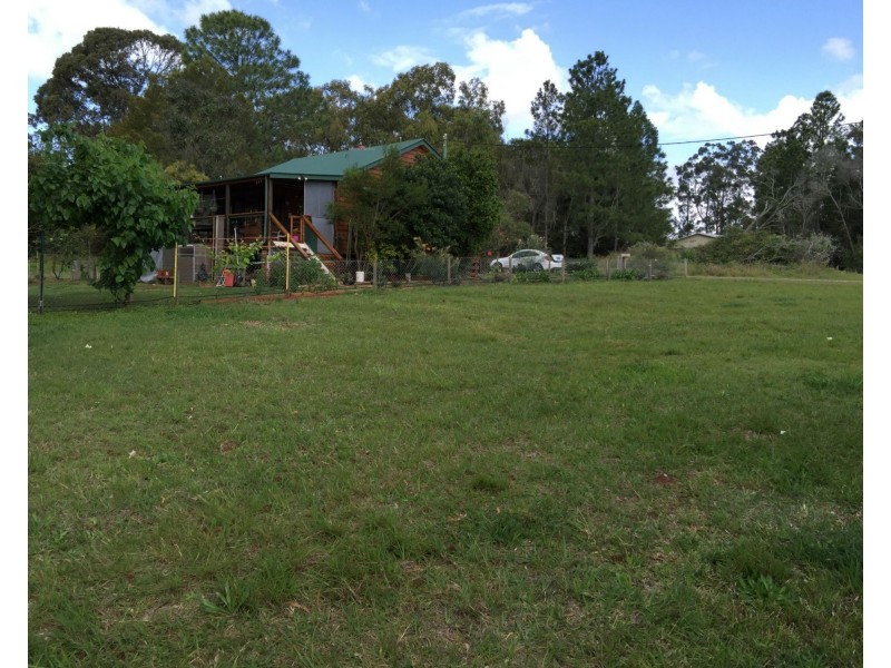 3 Allambie Street, Macleay Island QLD 4184