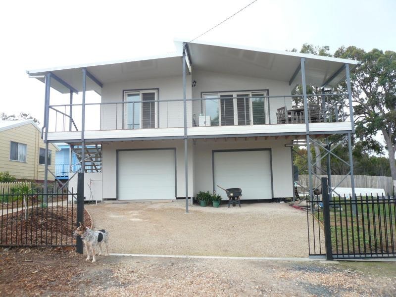 2 Percival Street, Macleay Island QLD 4184