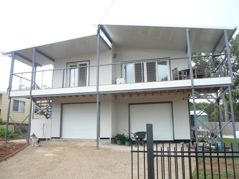 2 Percival Street, Macleay Island QLD 4184