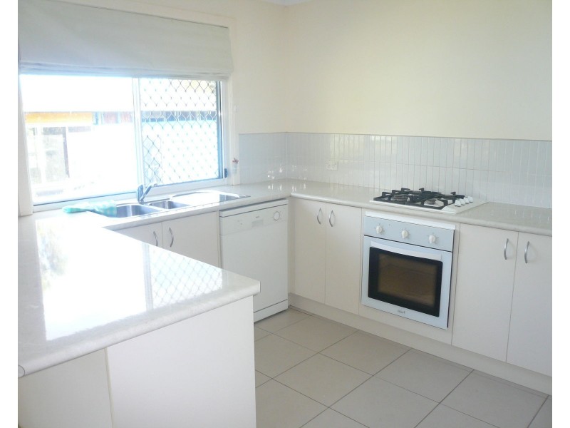 2 Morwong Street, Macleay Island QLD 4184