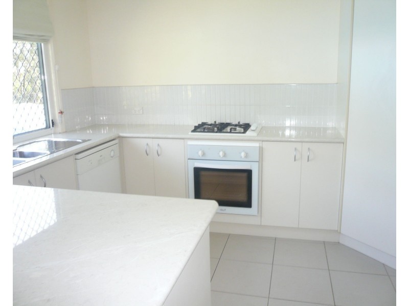 2 Morwong Street, Macleay Island QLD 4184