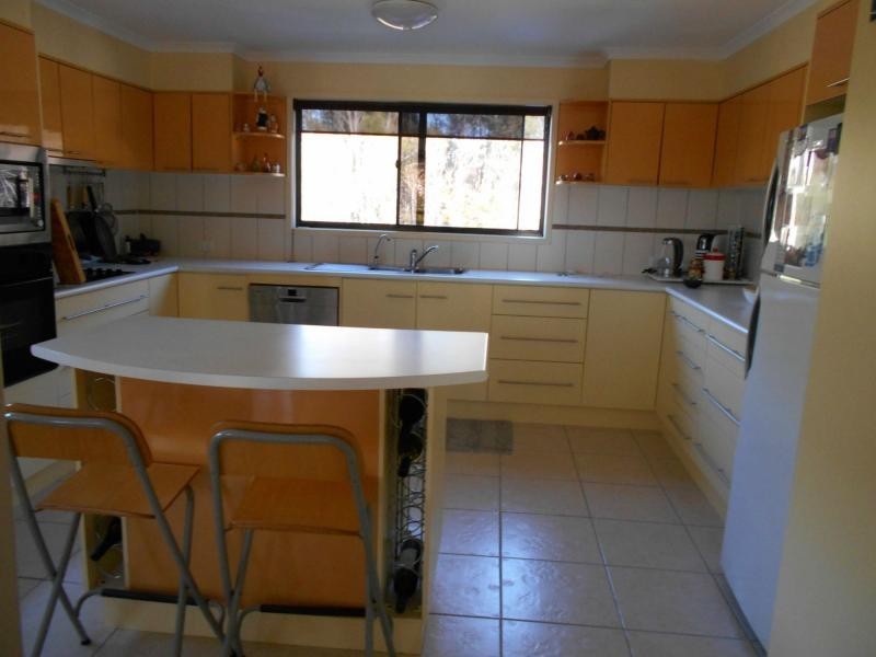 21 Leanne Street, Macleay Island QLD 4184