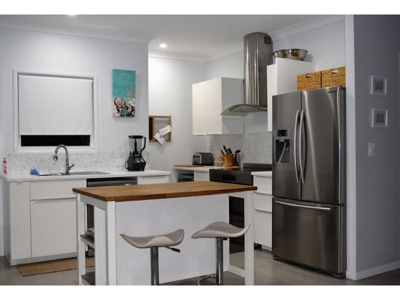 10 Natone Terrace, Macleay Island QLD 4184