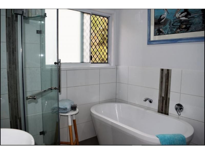 10 Natone Terrace, Macleay Island QLD 4184