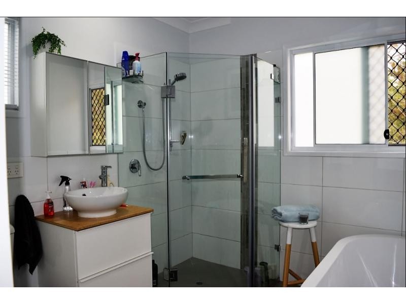 10 Natone Terrace, Macleay Island QLD 4184