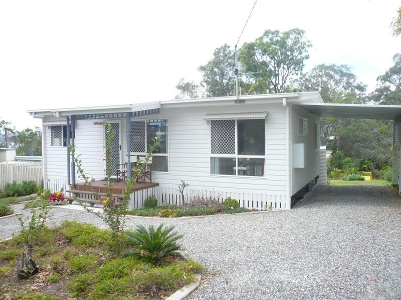 12 Hastings Terrace, Macleay Island QLD 4184