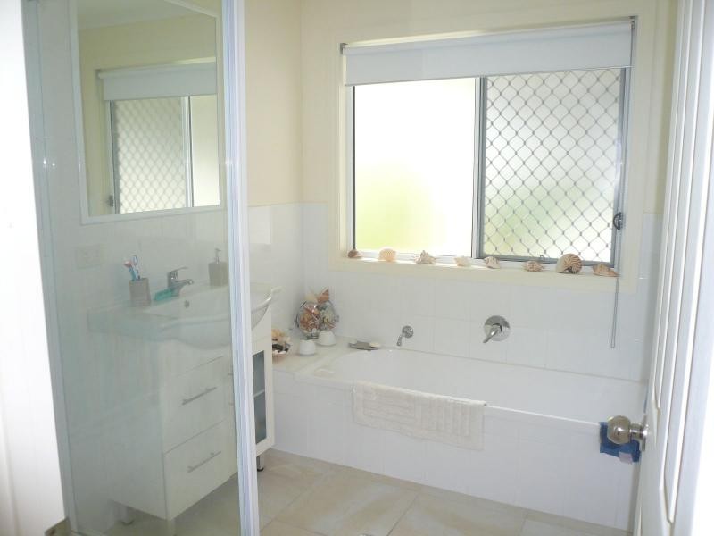 12 Hastings Terrace, Macleay Island QLD 4184