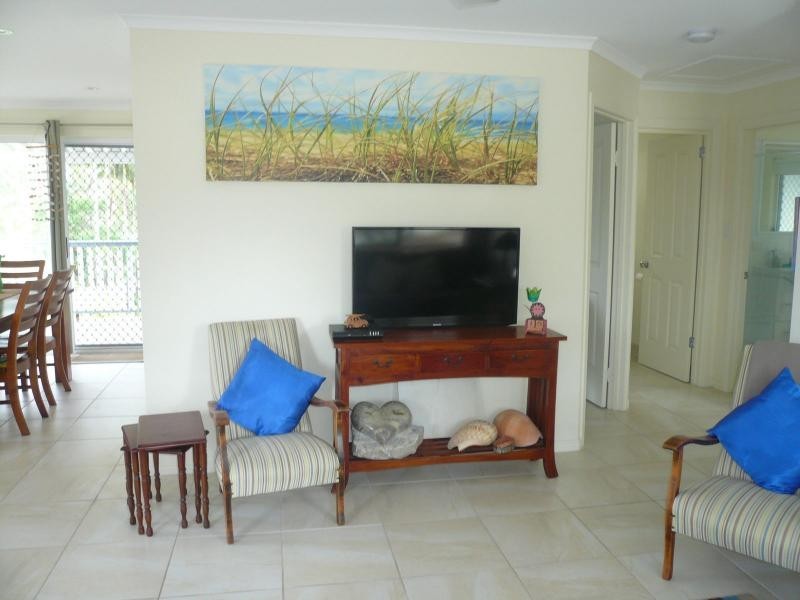 12 Hastings Terrace, Macleay Island QLD 4184