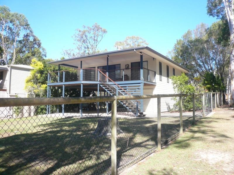 1 Dinjerra Street, Macleay Island QLD 4184