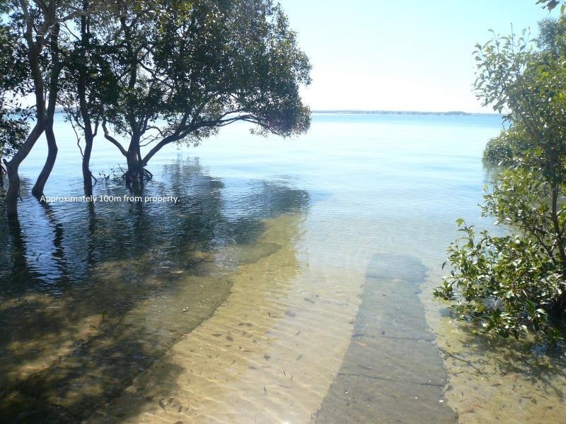 1 Dinjerra Street, Macleay Island QLD 4184