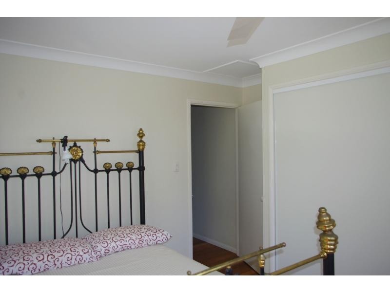 1 Dinjerra Street, Macleay Island QLD 4184