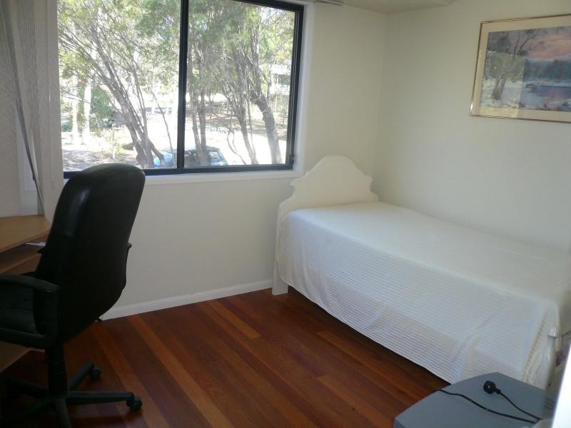 1 Dinjerra Street, Macleay Island QLD 4184