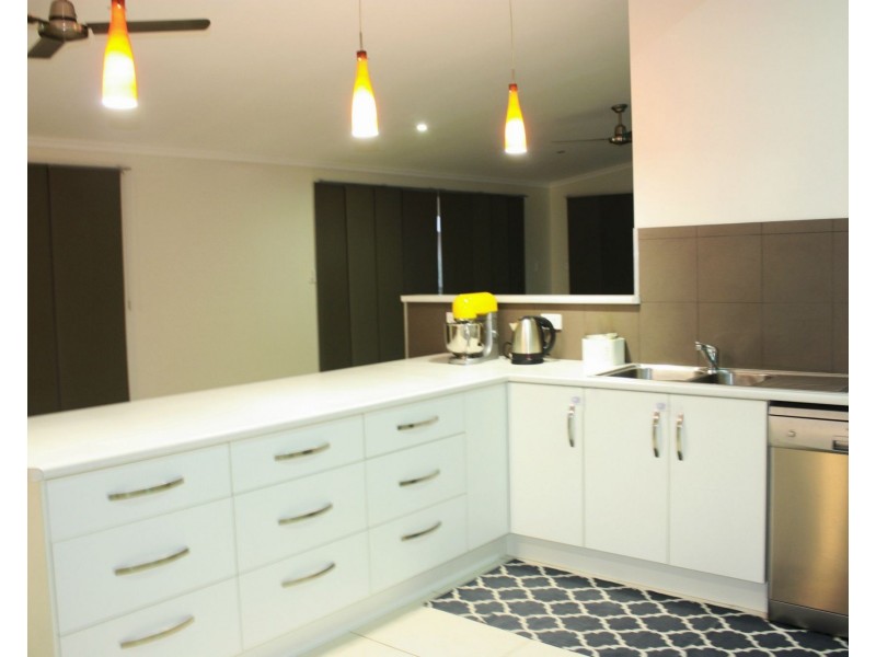 29 Tingara Street, Macleay Island QLD 4184