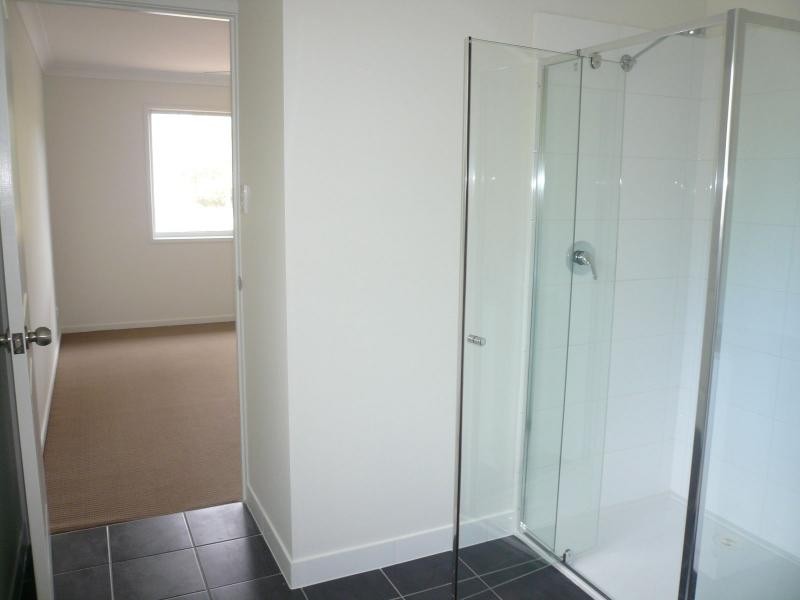 52 Cooee Crescent, Macleay Island QLD 4184