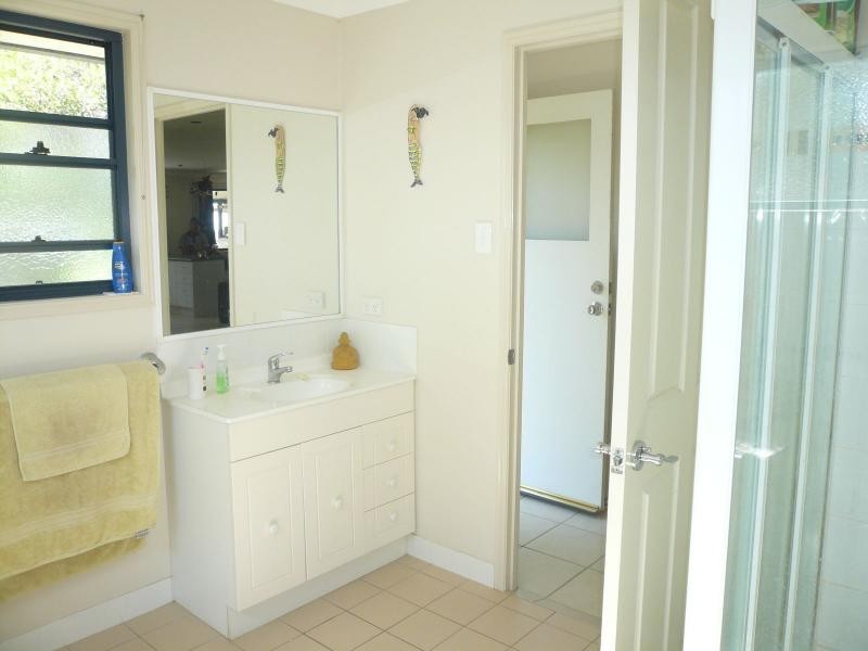 15 Kevin Street, Macleay Island QLD 4184