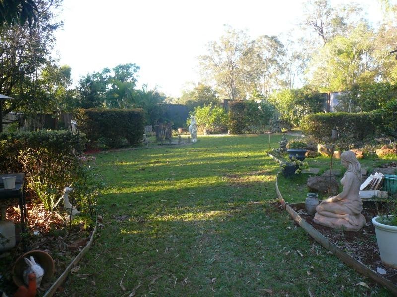 19 Eastbourne Terrace, Macleay Island QLD 4184