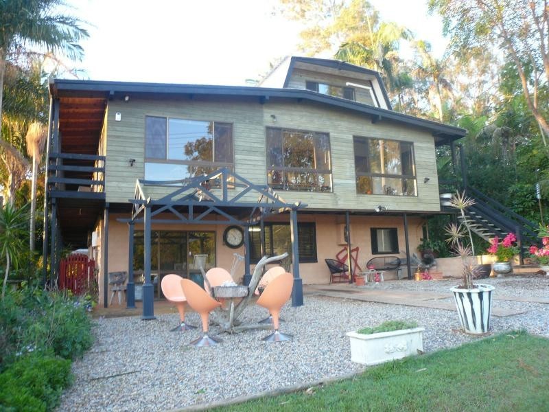 19 Eastbourne Terrace, Macleay Island QLD 4184