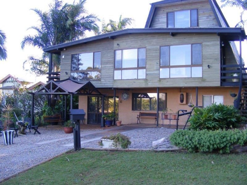 19 Eastbourne Terrace, Macleay Island QLD 4184