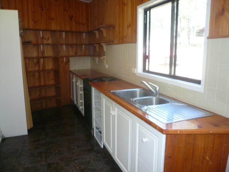 25 Ilya Street, Macleay Island QLD 4184