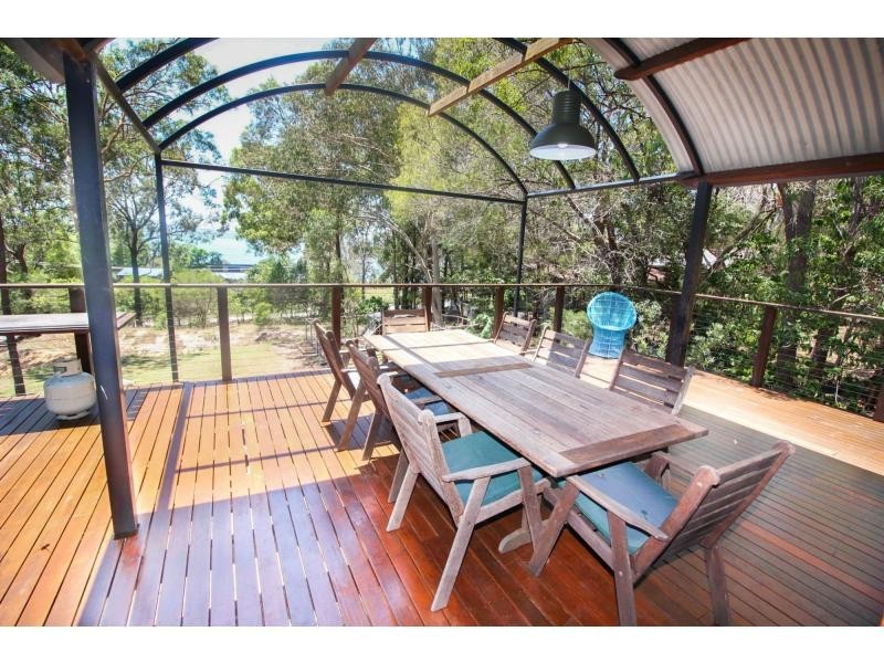 11-13 Weeroona Avenue, Macleay Island QLD 4184