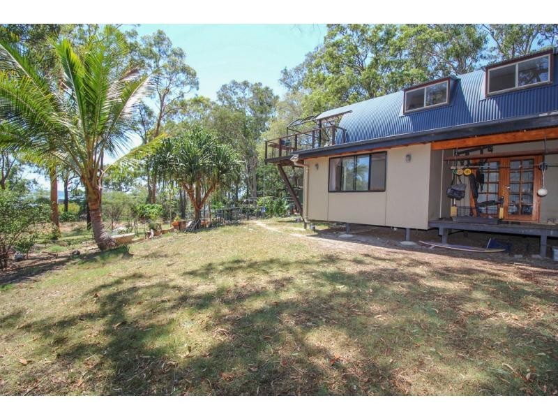11-13 Weeroona Avenue, Macleay Island QLD 4184