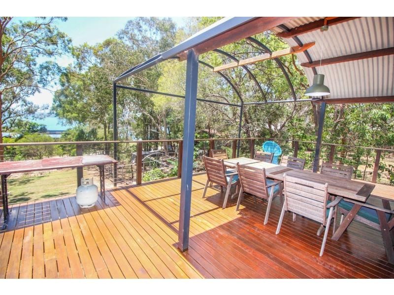11-13 Weeroona Avenue, Macleay Island QLD 4184