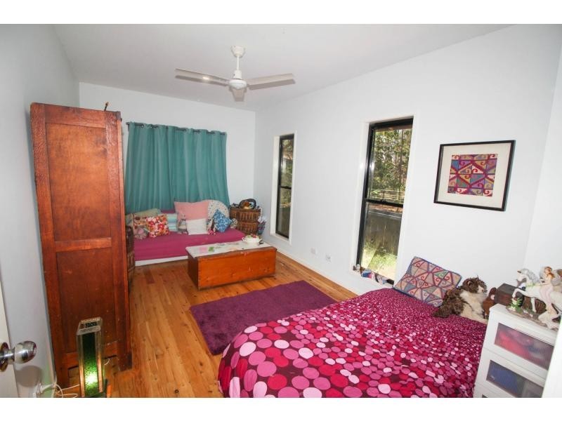 11-13 Weeroona Avenue, Macleay Island QLD 4184