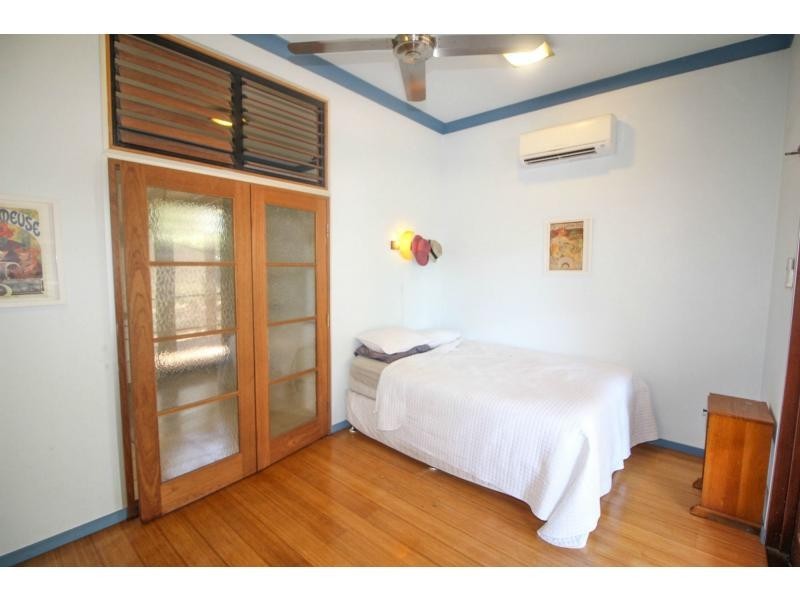 11-13 Weeroona Avenue, Macleay Island QLD 4184