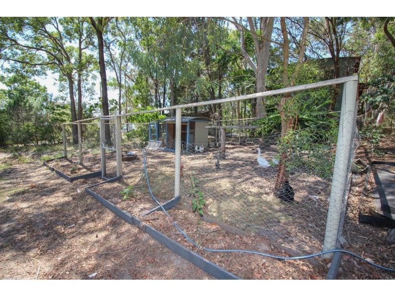11-13 Weeroona Avenue, Macleay Island QLD 4184