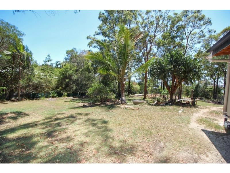 11-13 Weeroona Avenue, Macleay Island QLD 4184