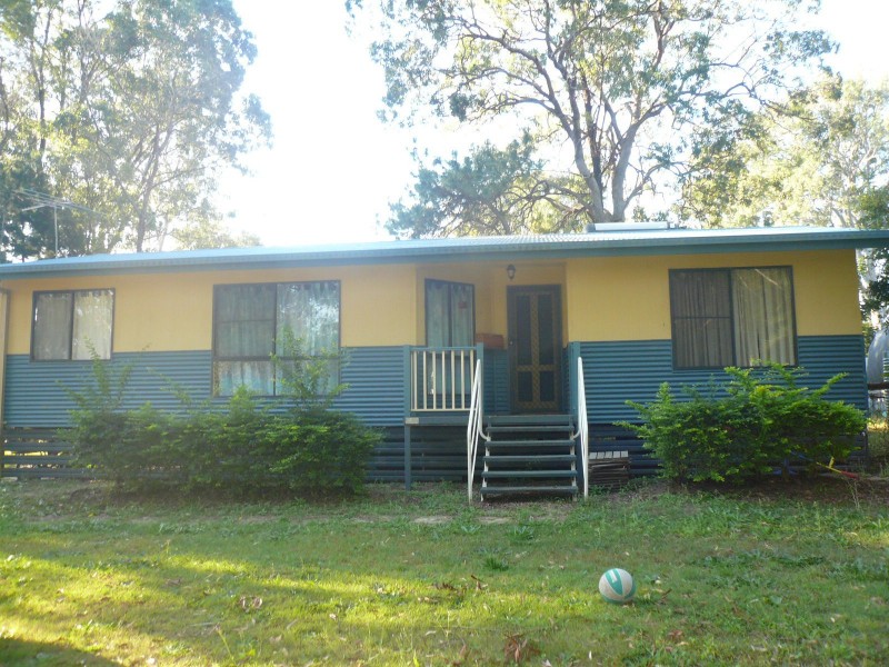27 Tingara Street, Macleay Island QLD 4184