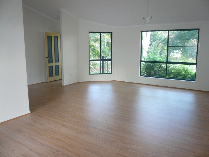 27 Tingara Street, Macleay Island QLD 4184