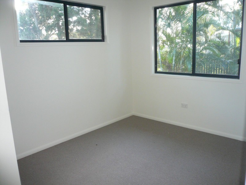 27 Tingara Street, Macleay Island QLD 4184