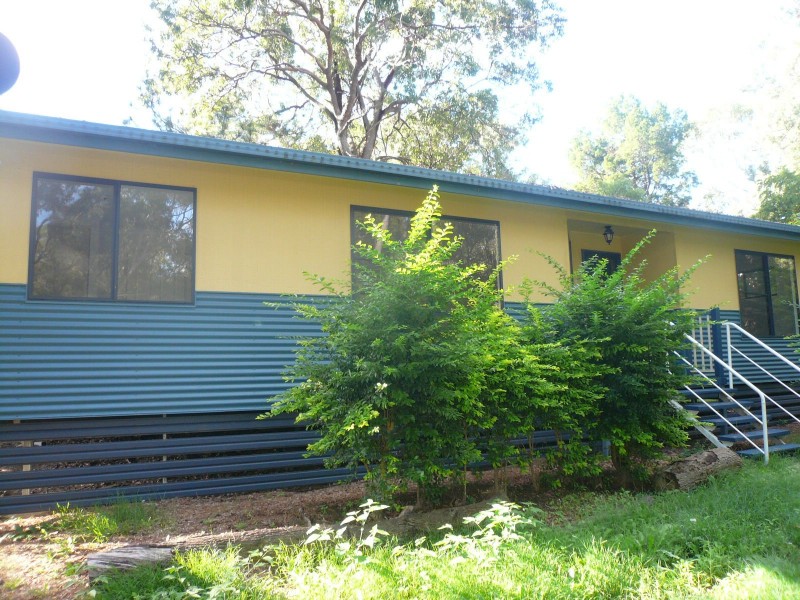 27 Tingara Street, Macleay Island QLD 4184