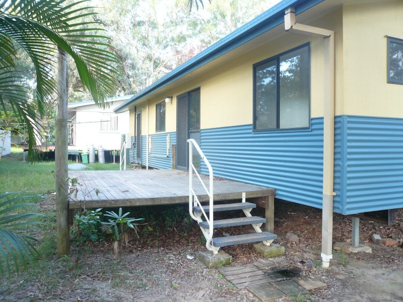 27 Tingara Street, Macleay Island QLD 4184