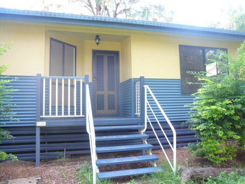 27 Tingara Street, Macleay Island QLD 4184