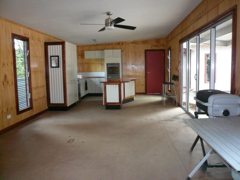 11 Kevin Street, Macleay Island QLD 4184