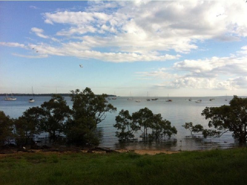 24 Kim Crescent, Macleay Island QLD 4184
