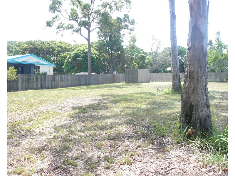 13 Mango Crescent, Macleay Island QLD 4184