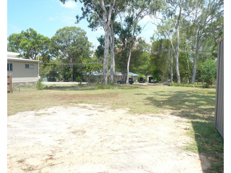 13 Mango Crescent, Macleay Island QLD 4184