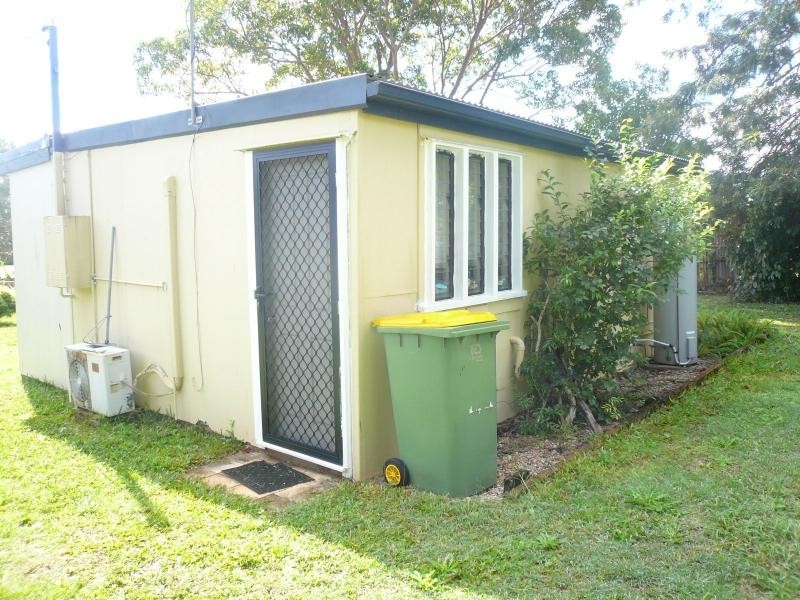 16 Francis Road, Macleay Island QLD 4184