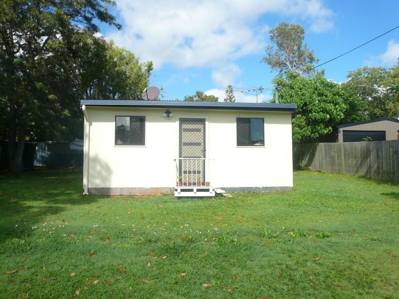 16 Francis Road, Macleay Island QLD 4184