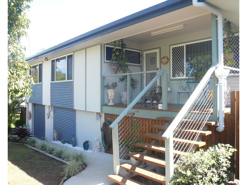 17 Michael Street, Macleay Island QLD 4184