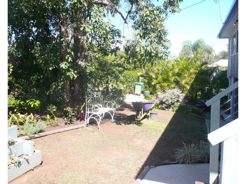 17 Michael Street, Macleay Island QLD 4184