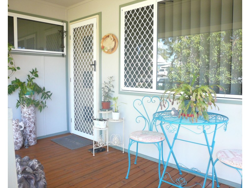 17 Michael Street, Macleay Island QLD 4184